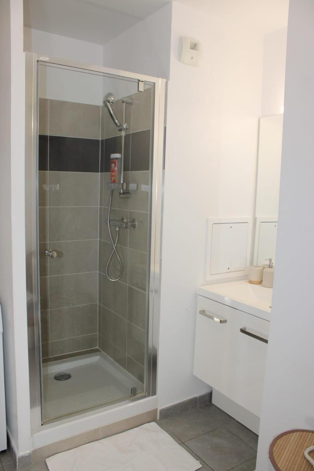 Appartement Elegant Et Lumineux Romainville Eksteriør bilde